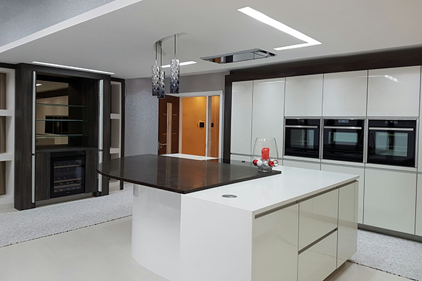 Open Plan Modern Kitchen installed by Sheths Kitchens